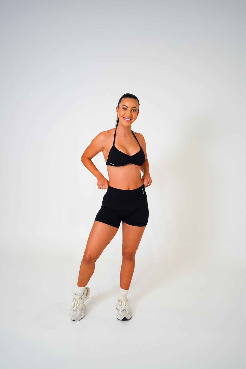 Goddess Short — Black